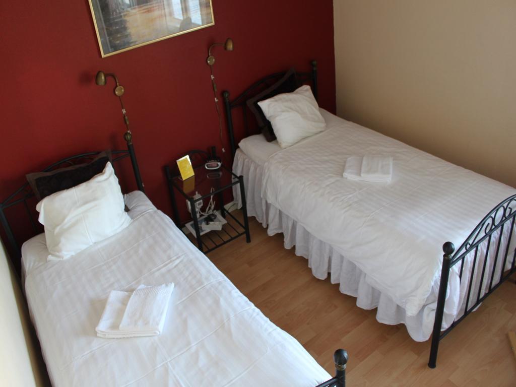 Hotell Zlafen Bed And Breakfast Karlskoga Buitenkant foto